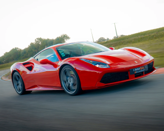 Vue profil Ferrari 488 GTB