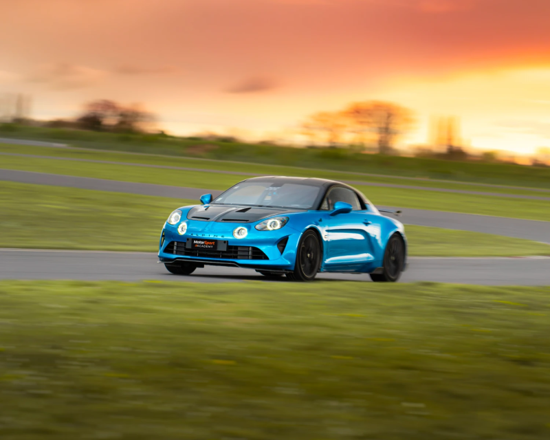 Alpine A110 R sur circuit automobile