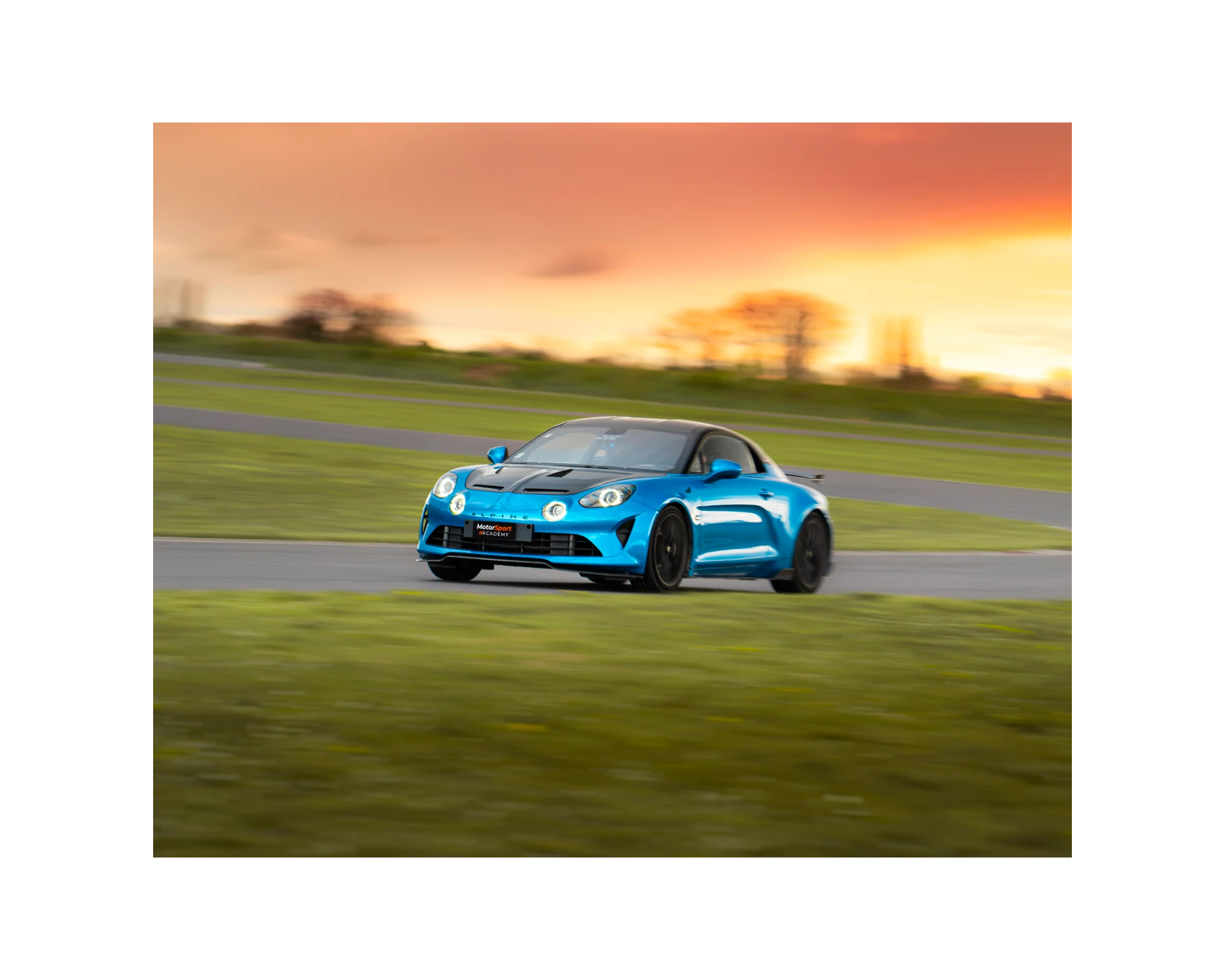 Alpine A110 R sur circuit automobile