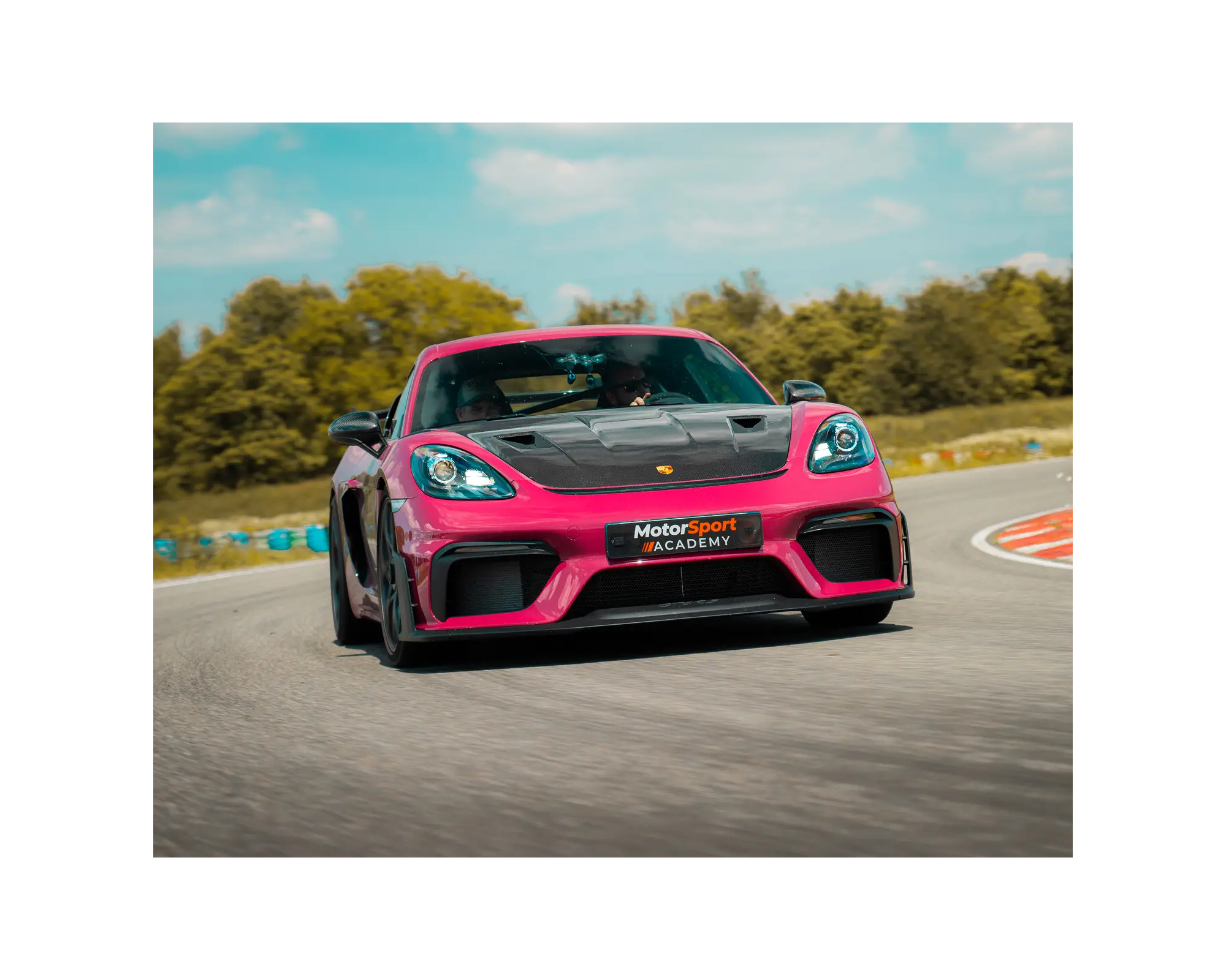 Porsche 718 Cayman GT4 RS sur circuit automobile