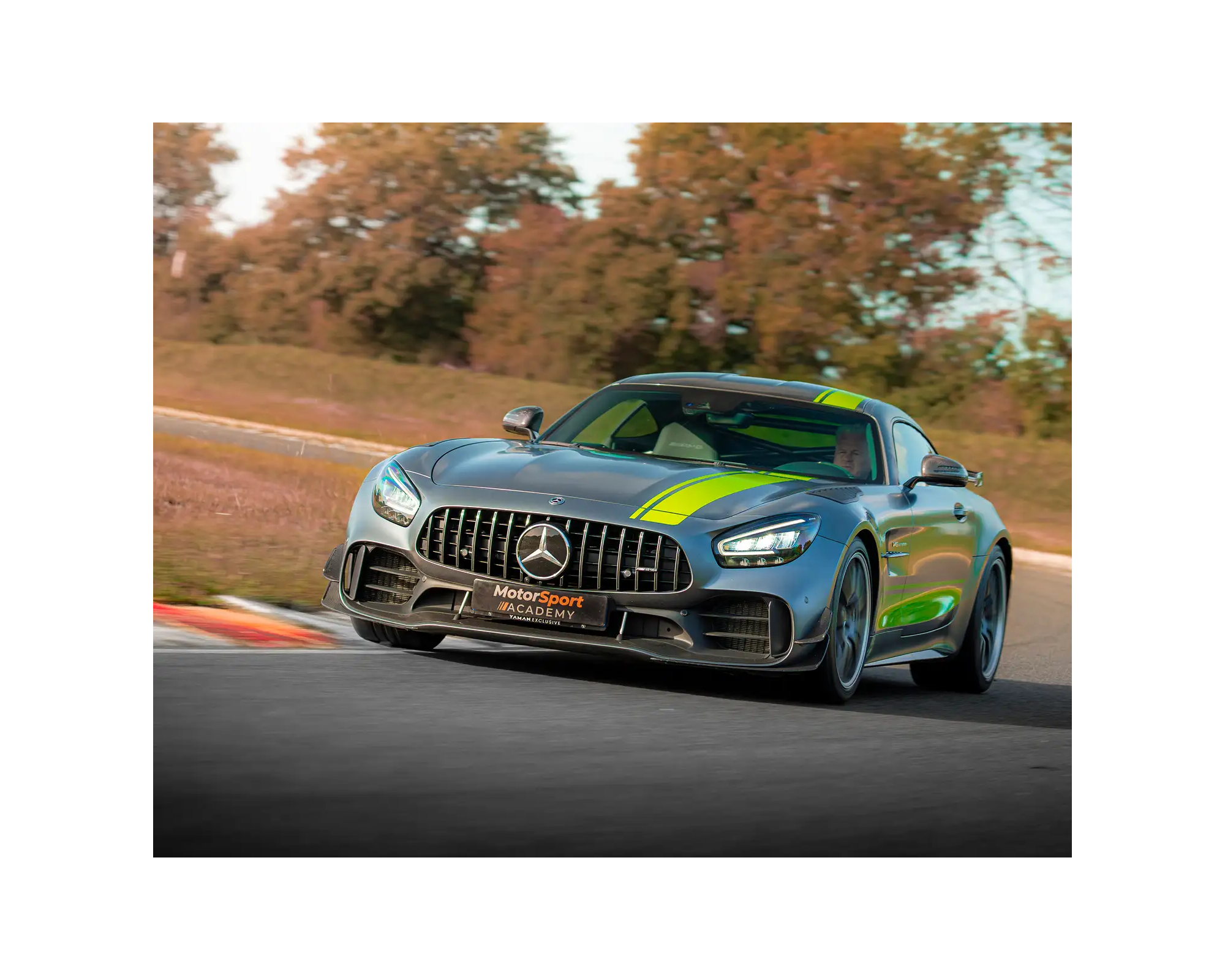 Stage de pilotage au volant en Mercedes AMG GT R PRO
