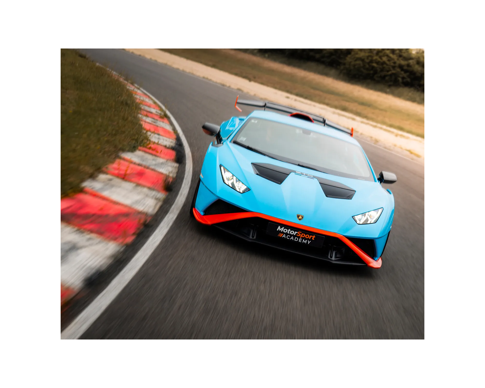 Lamborghini Huracán STO sur circuit automobile