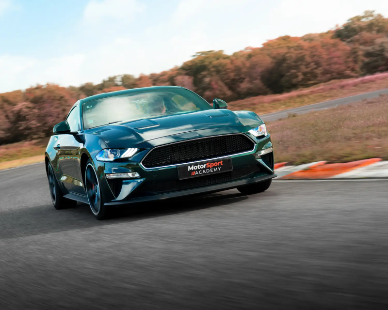Stage de pilotage Ford Mustang Bullitt sur circuit automobile