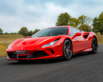 Vue de profil Ferrari F8 Tributo