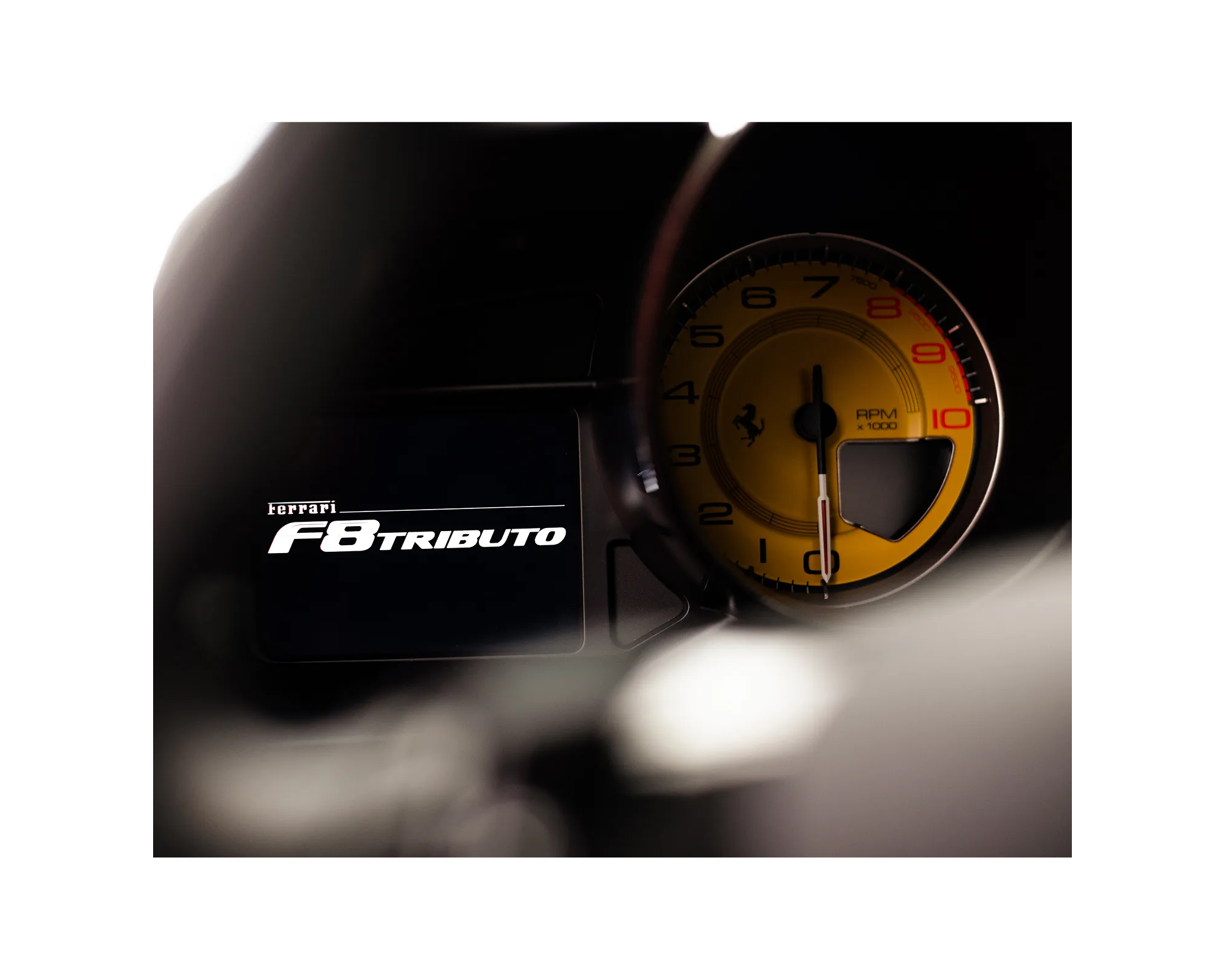 Compteur Ferrari F8 Tributo