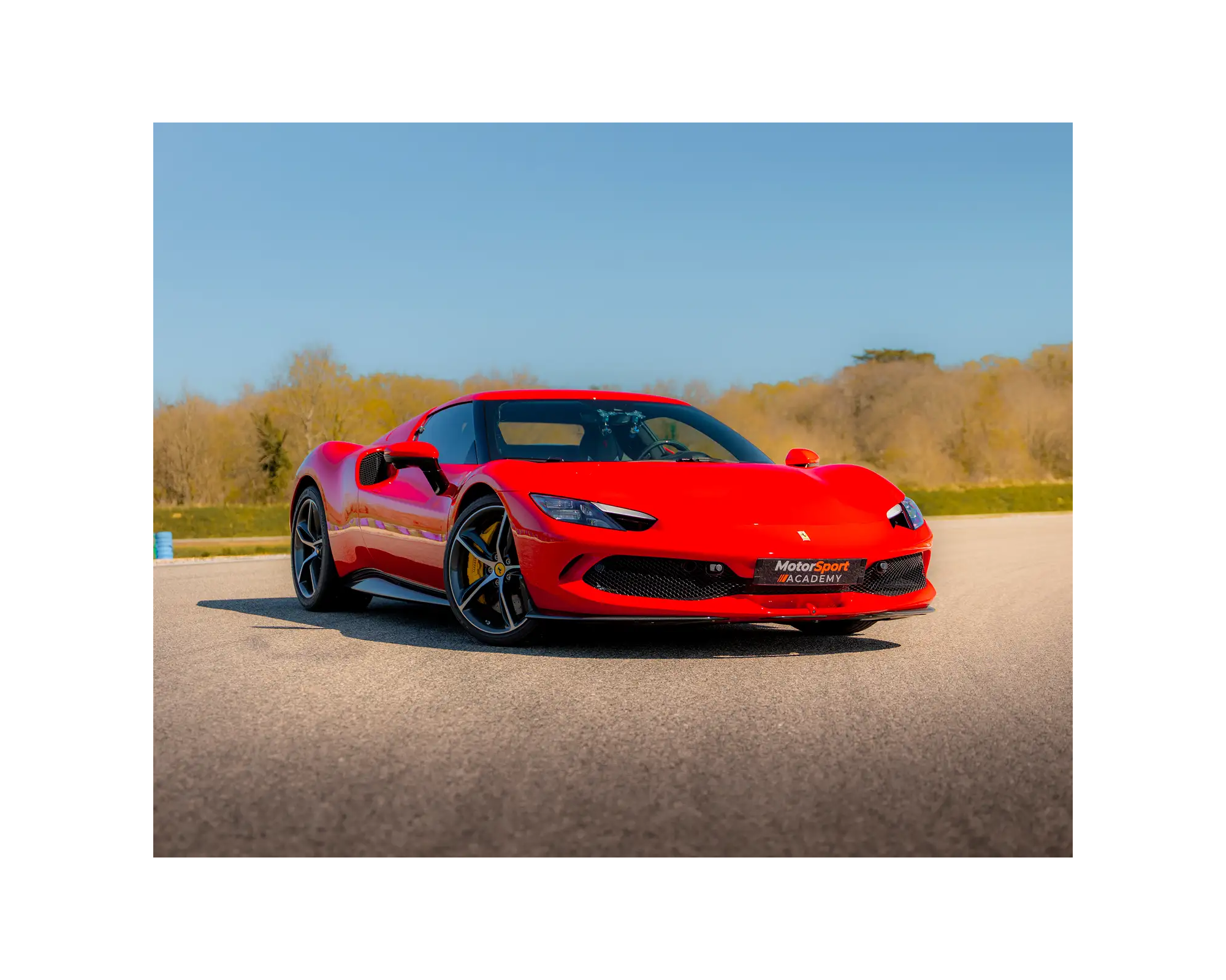 Ferrari 296 GTB sur circuit