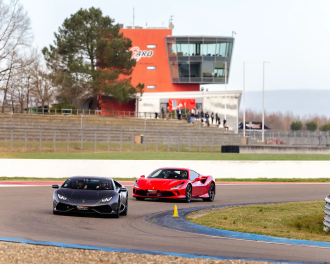 Stage de pilotage Lamborghini Huracán et Ferrari F8 Tributo à Nogaro
