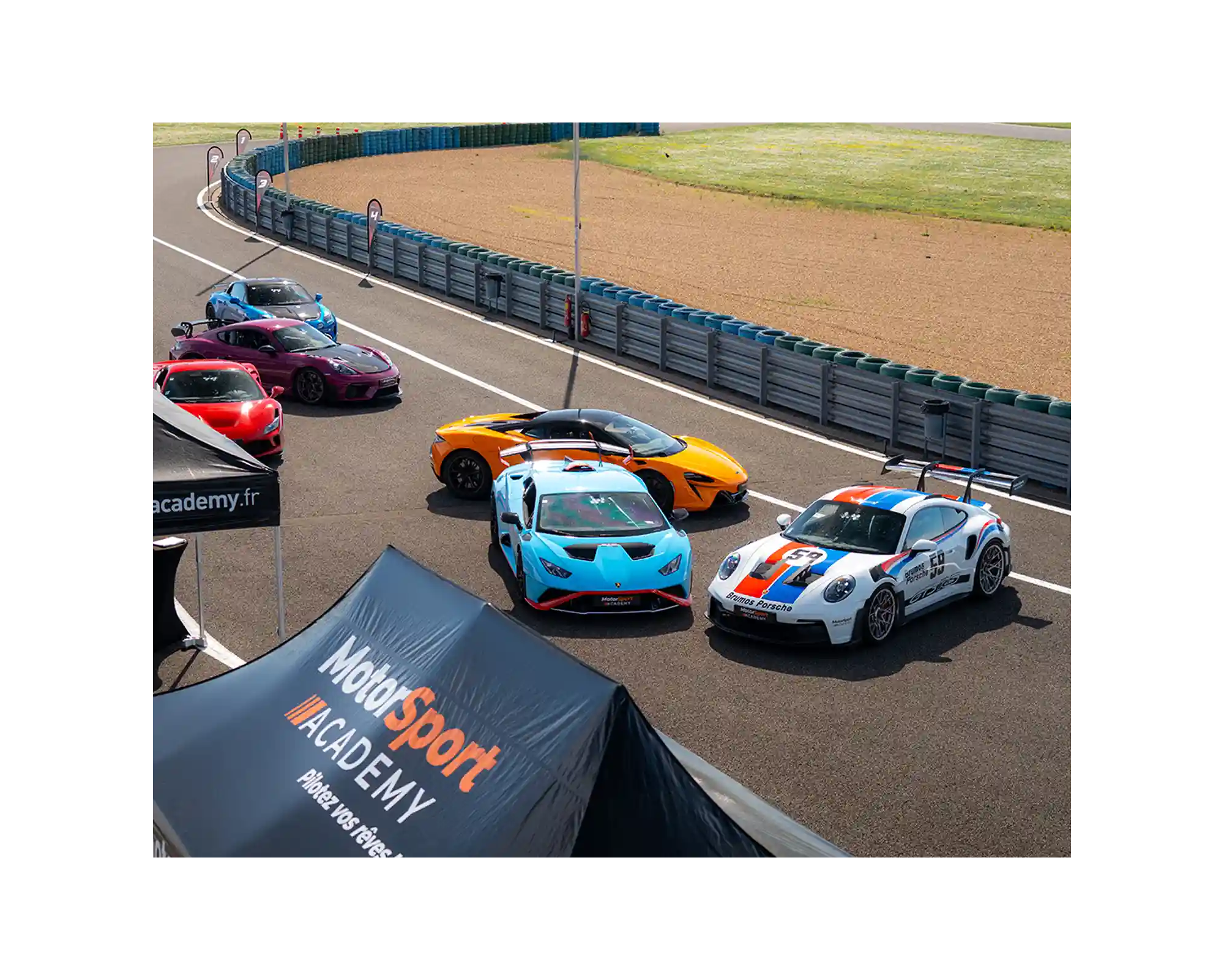 Stand du circuit club de Magny-Cours