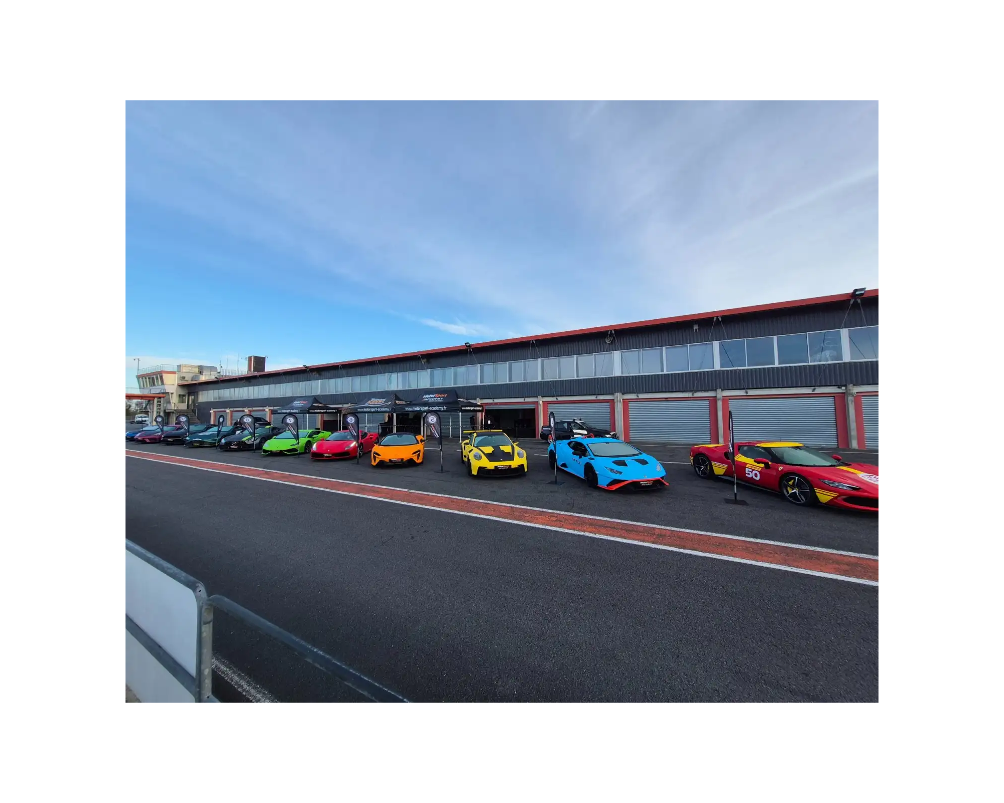 Voie des stands circuit val de vienne