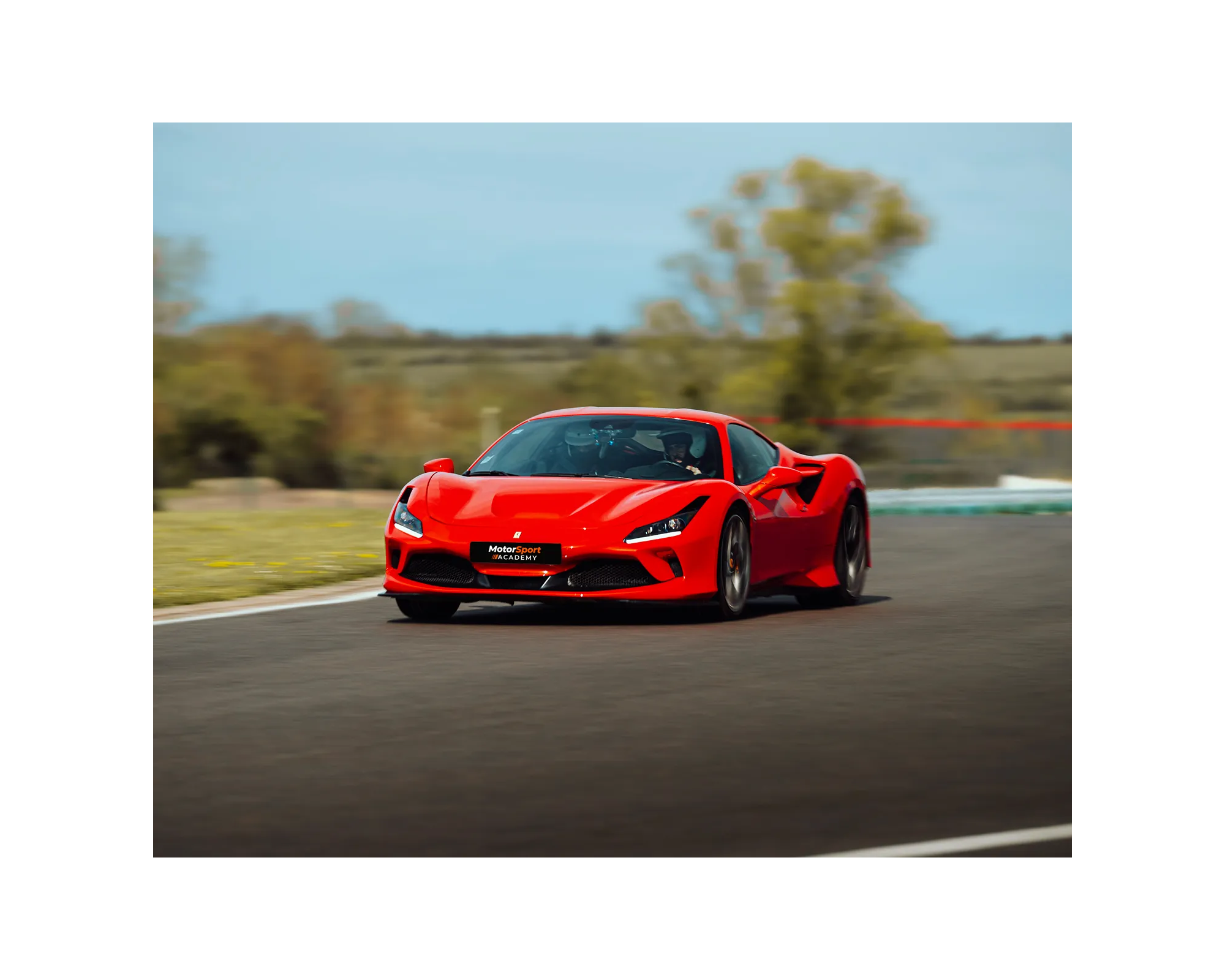 Ferrari F8 Tributo sur circuit
