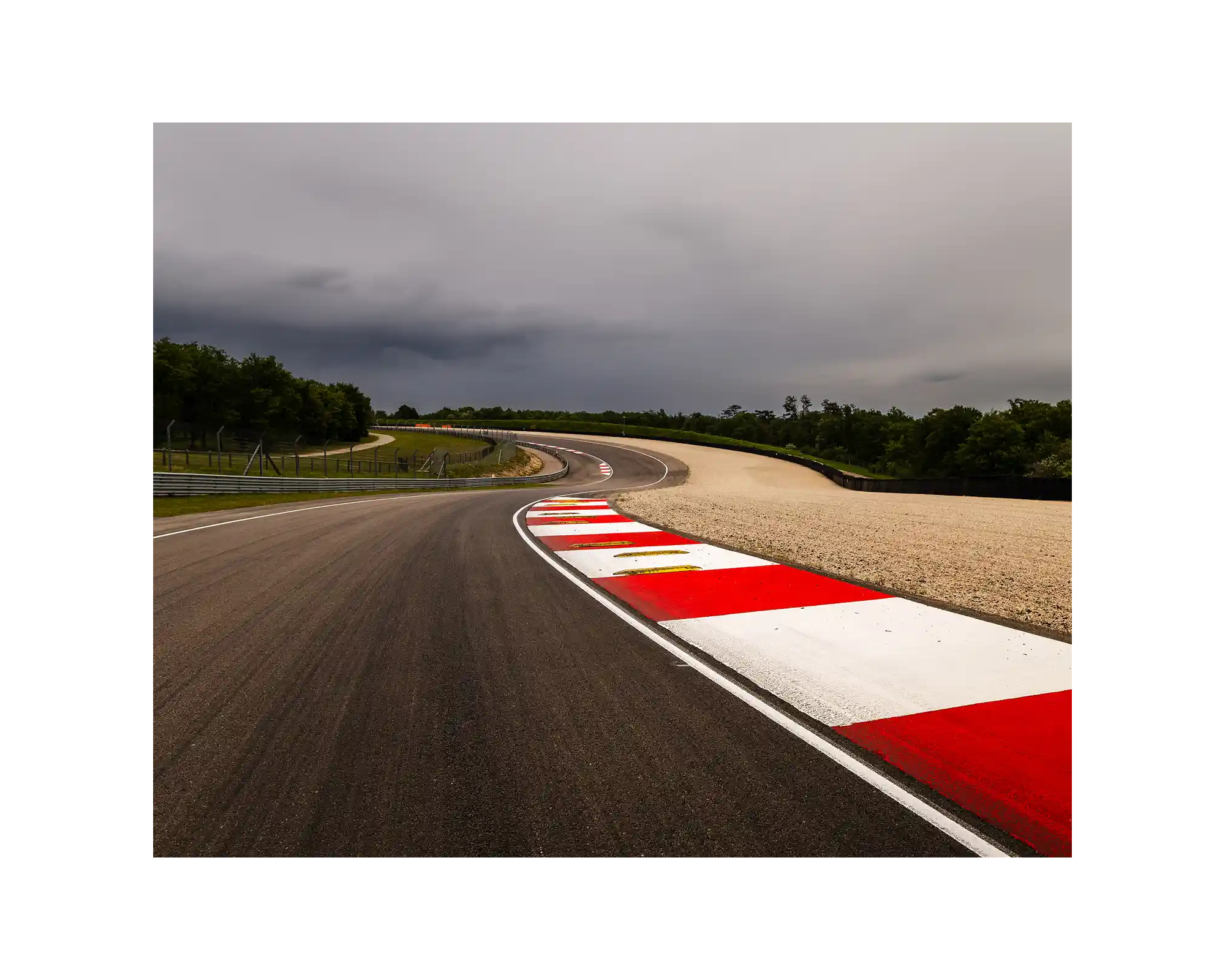 Virage circuit Dijon-Prenois (21)