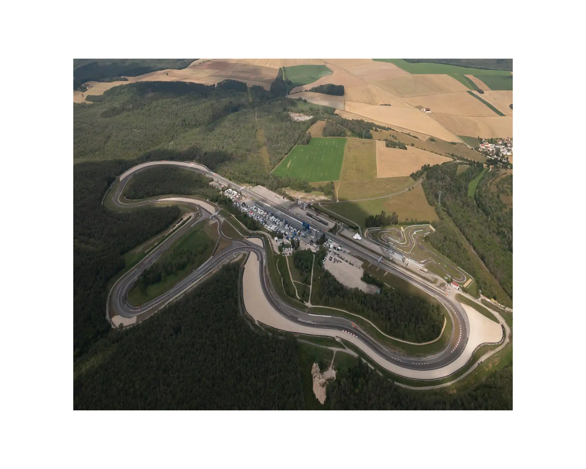 Vue aérienne Circuit Dijon-Prenois (21)