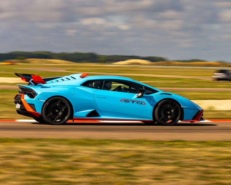 Lamborghini Huracan STO sur circuit