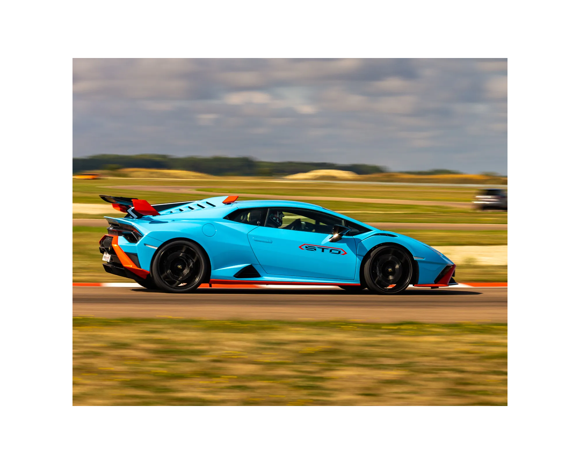 Lamborghini Huracan STO sur circuit