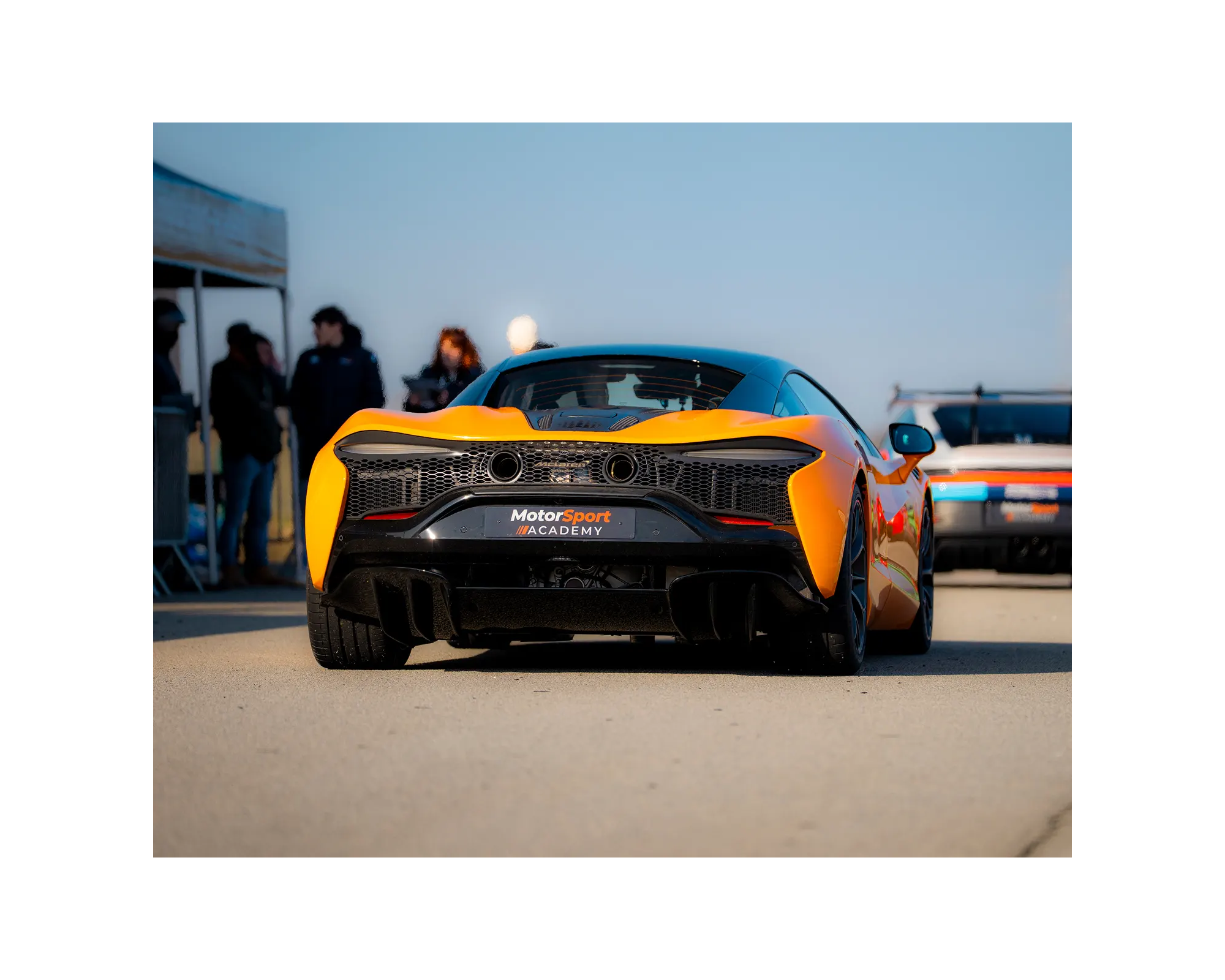 McLaren Artura sur circuit
