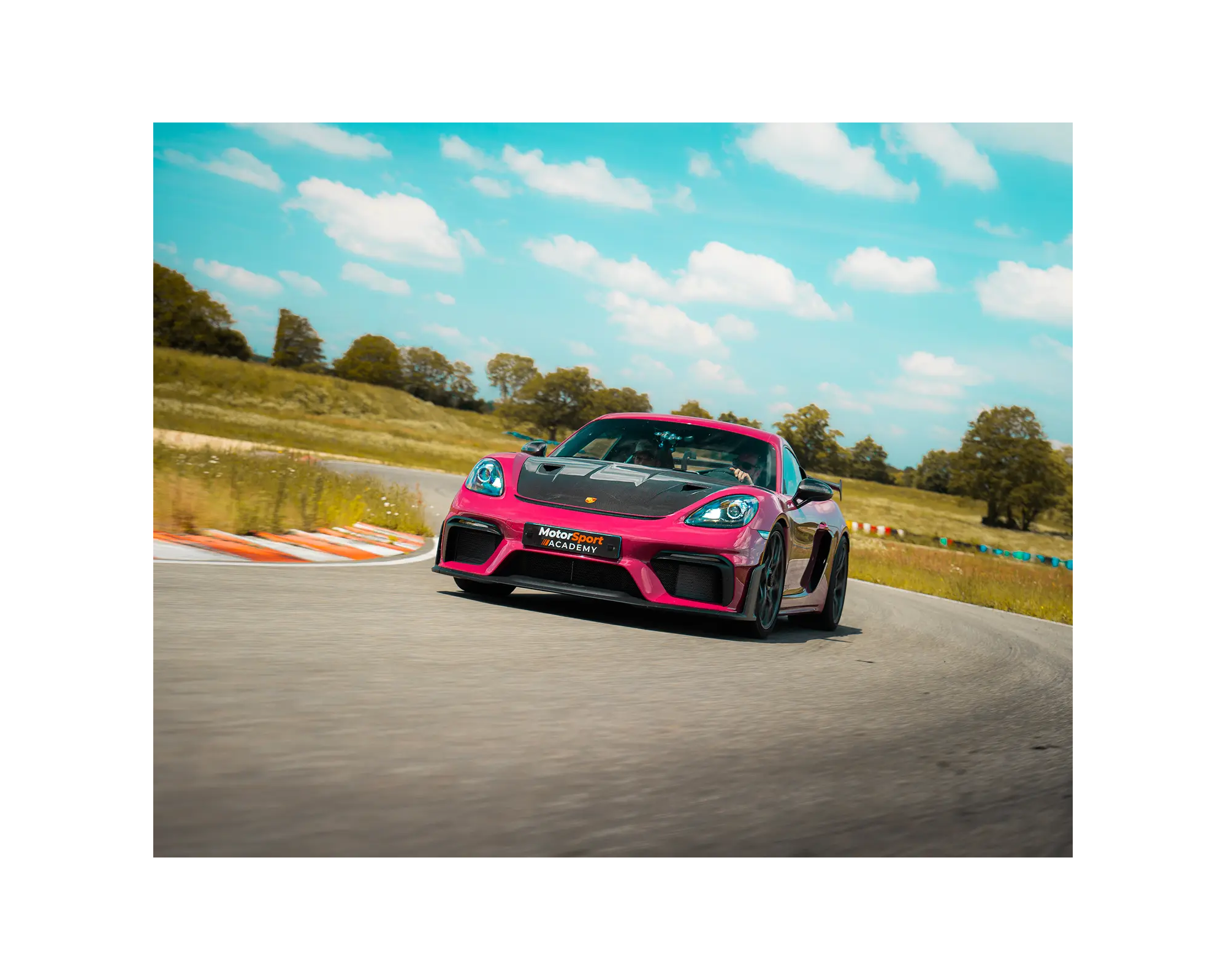 Porsche 718 Cayman GT4 RS à Fontenay le Comte