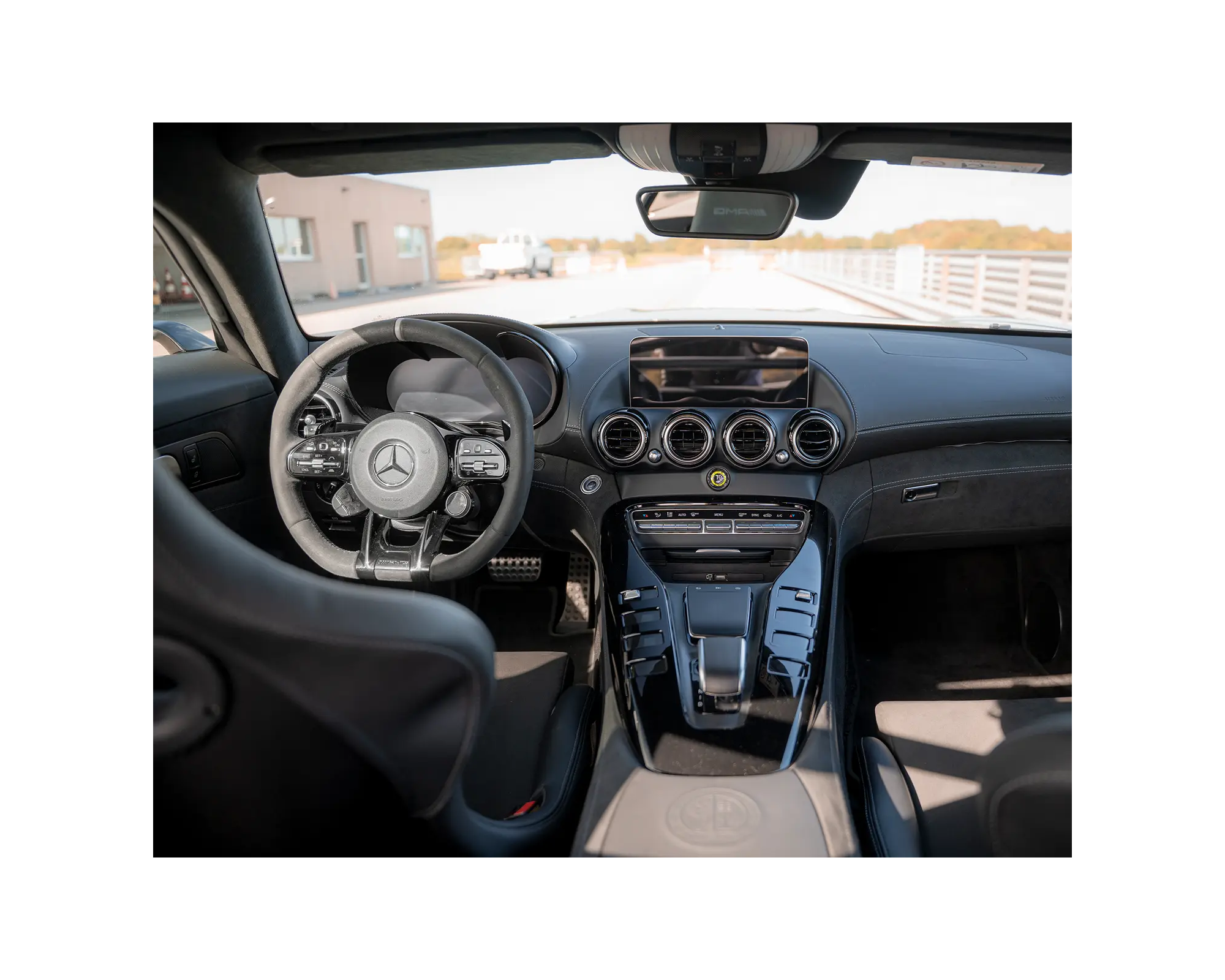 Volant de la Mercedes AMG GT R Pro