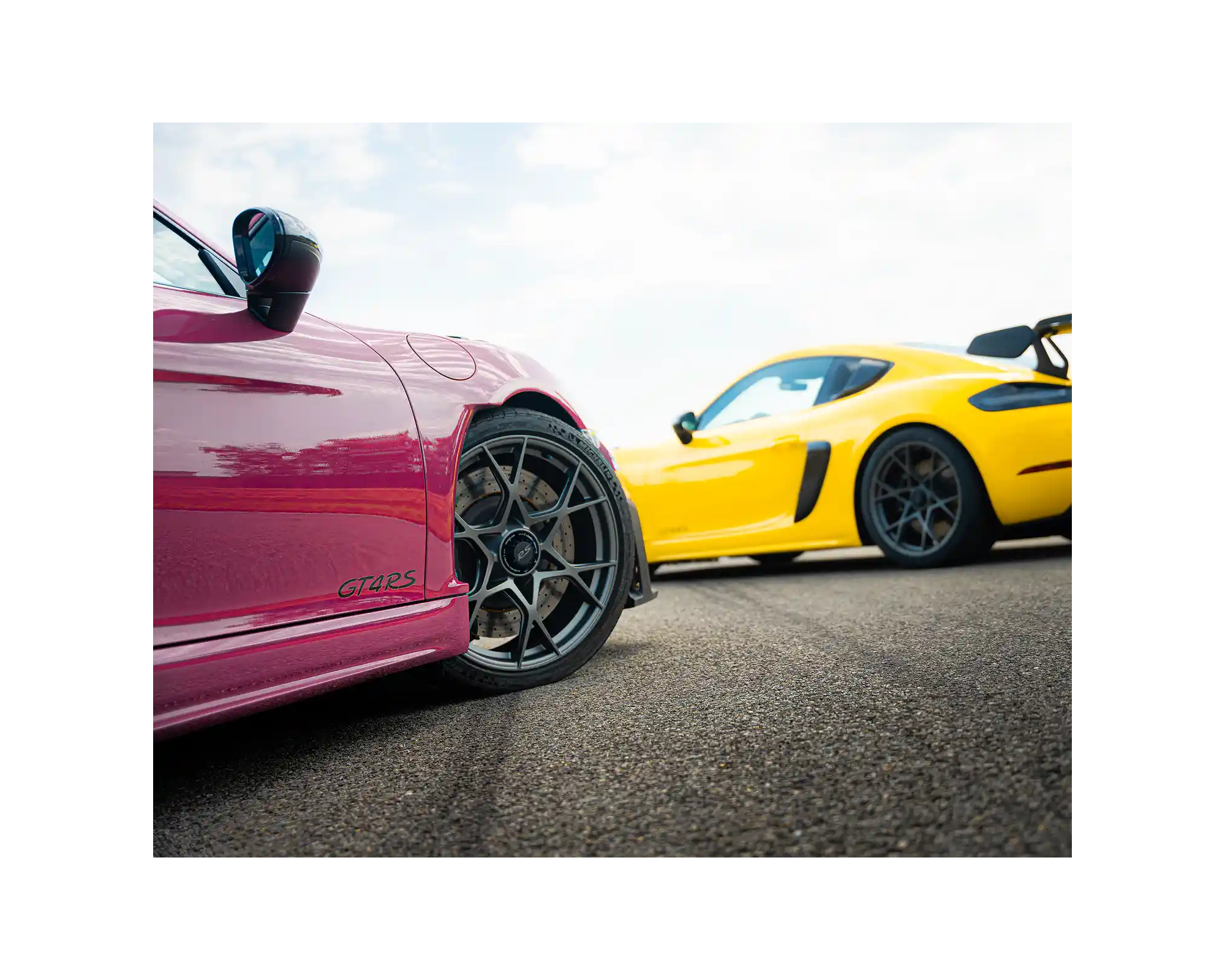 Porsche GT4 RS sur circuit