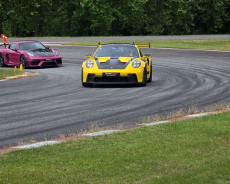 Porsche 992 GT3 RS sur le circuit de Mornay (23)