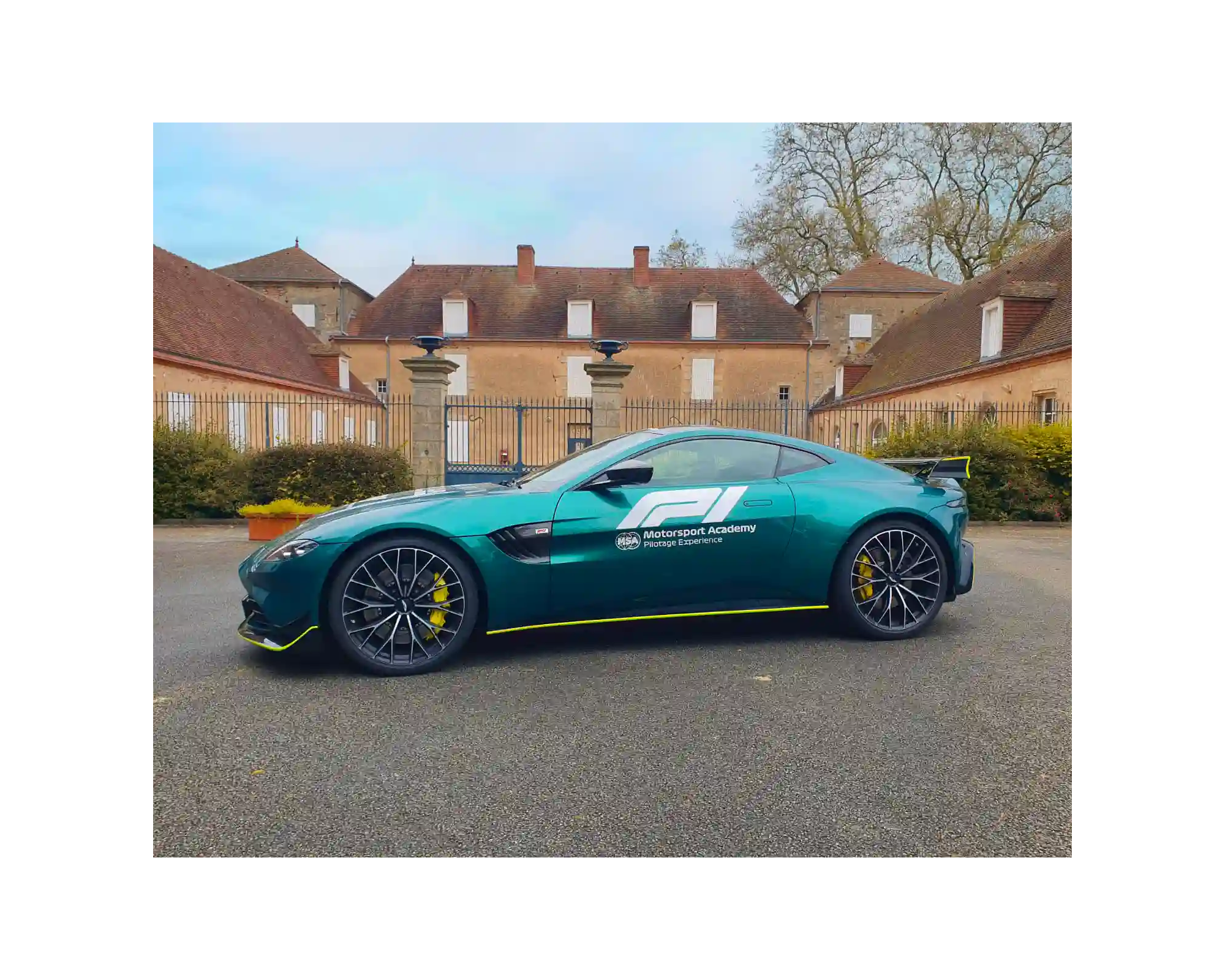 Aston Martin Vantage F1 Édition à Mornay (23)