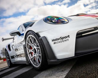 Stage Perfectionnement Porsche 992 GT3 RS sur circuit