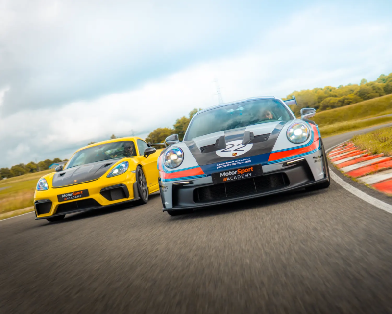 Porsche 992 GT3 RS & Cayman GT4 RS sur circuit