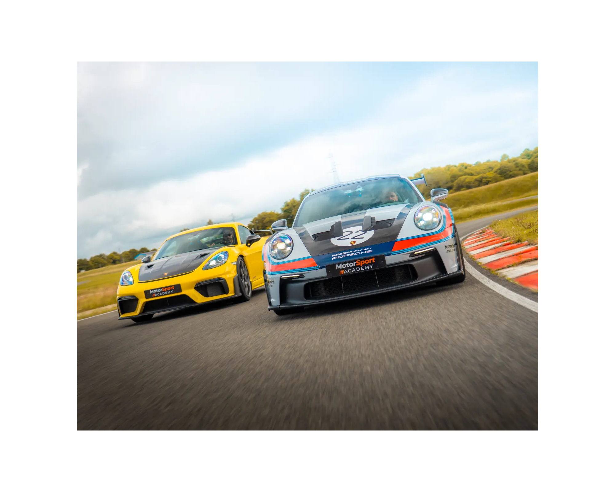 Porsche 992 GT3 RS & Cayman GT4 RS sur circuit