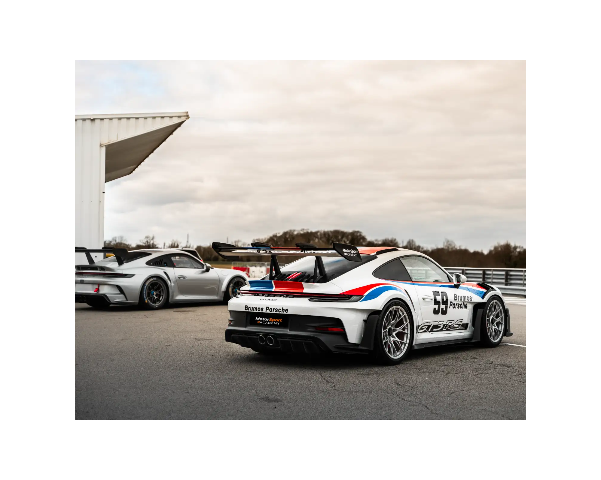 Porsche 992 GT3 RS sur circuit