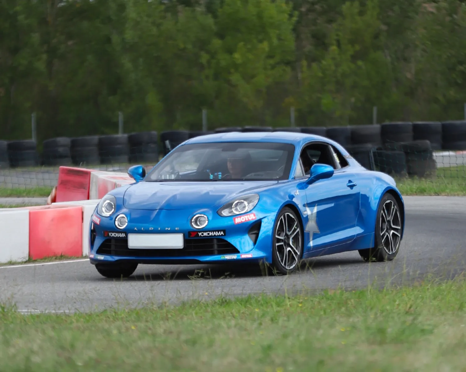 Alpine A110 sur circuit