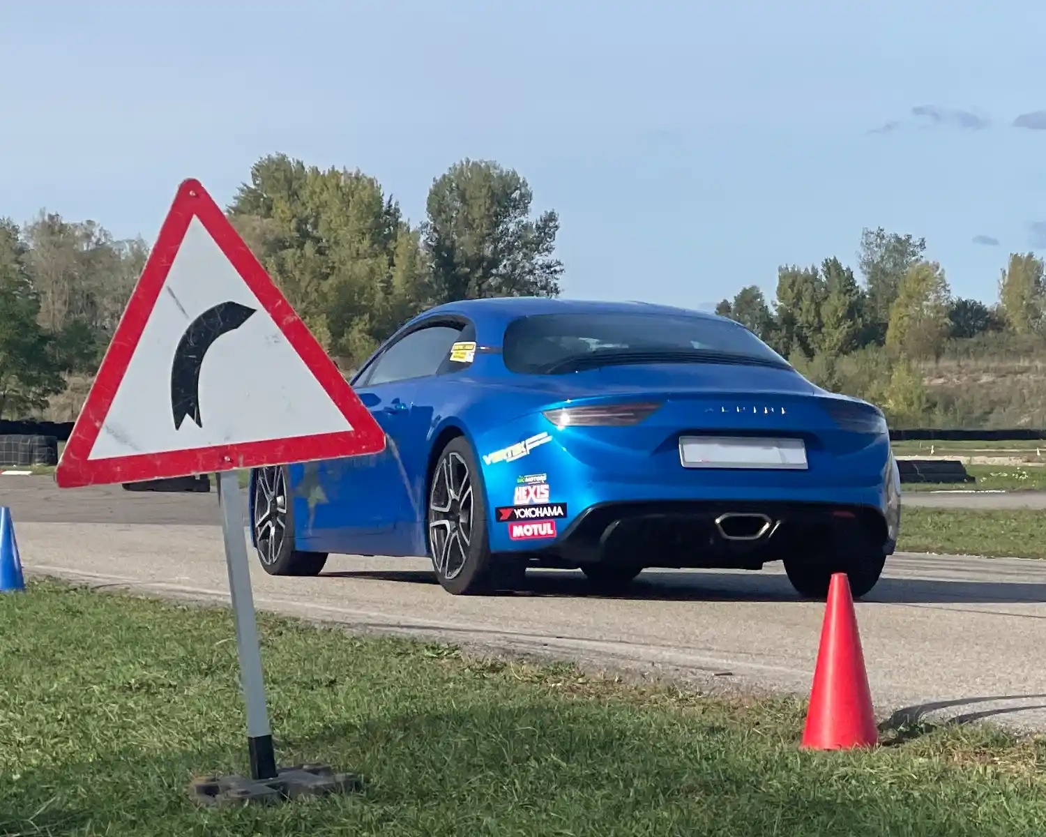 Alpine A110 sur circuit