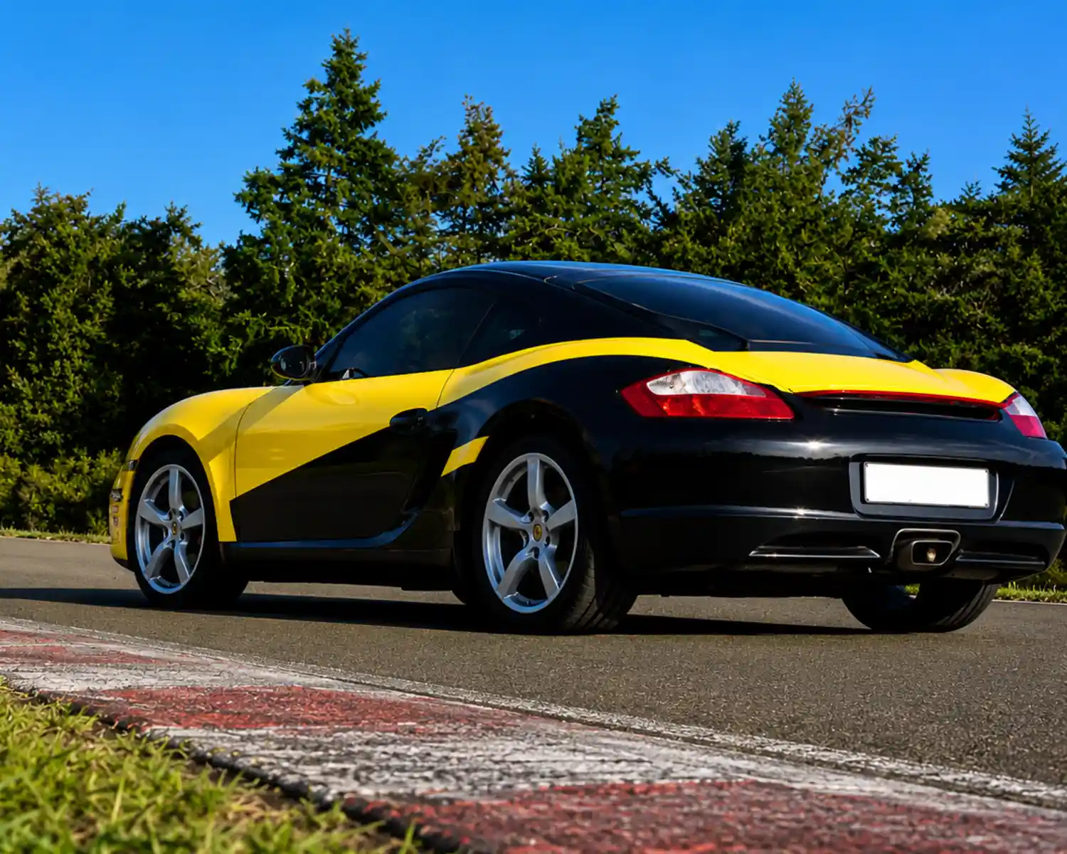 Porsche Cayman vue arrière