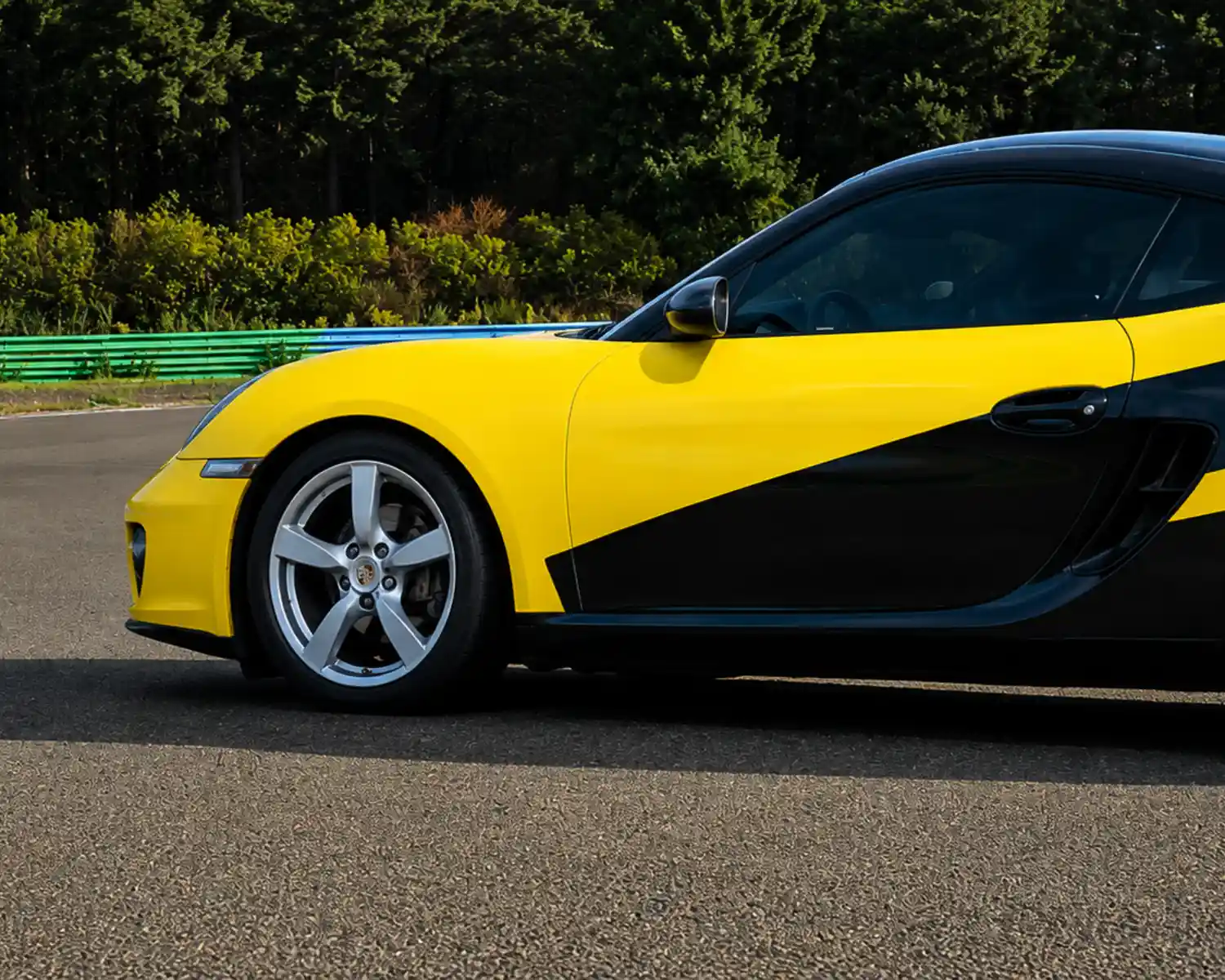 Porsche Cayman vue de profil