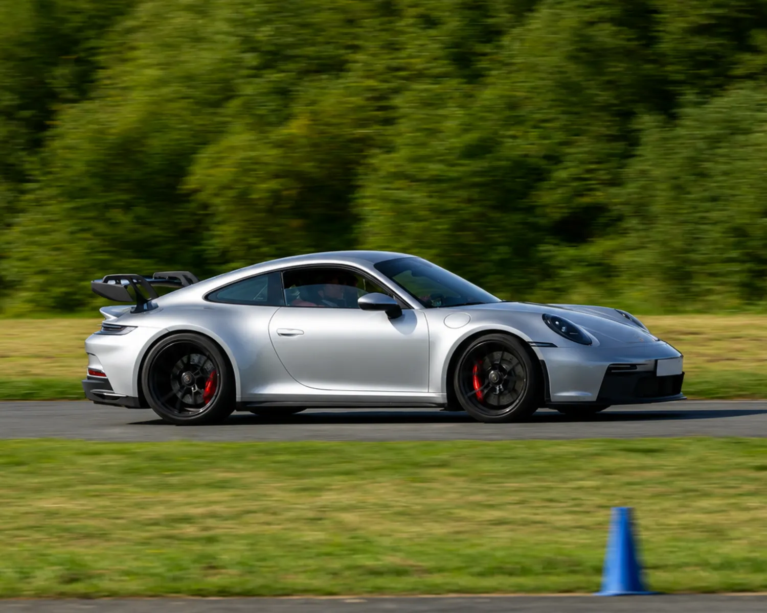 Porsche 992 sur circuit