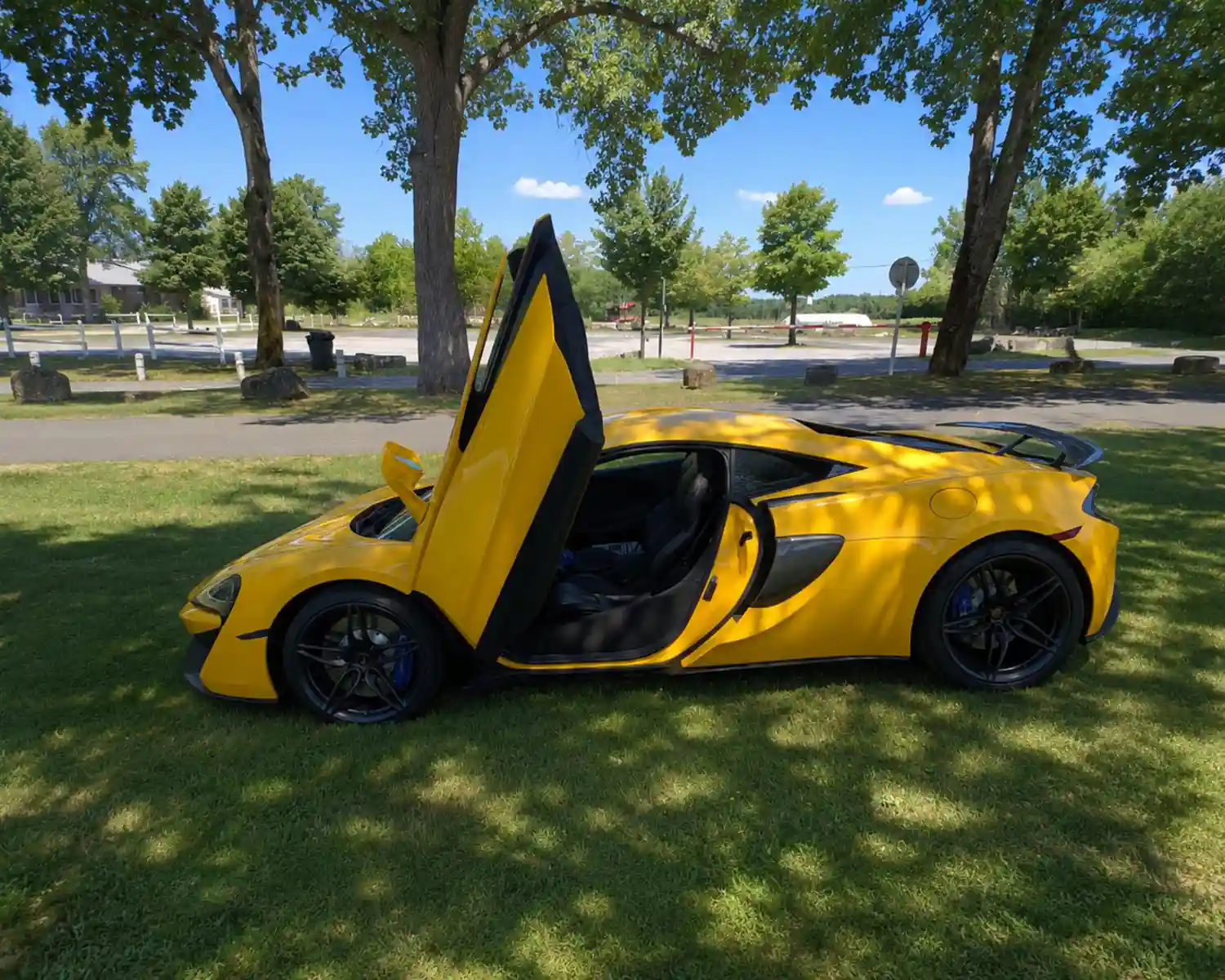 McLaren 540C de profil