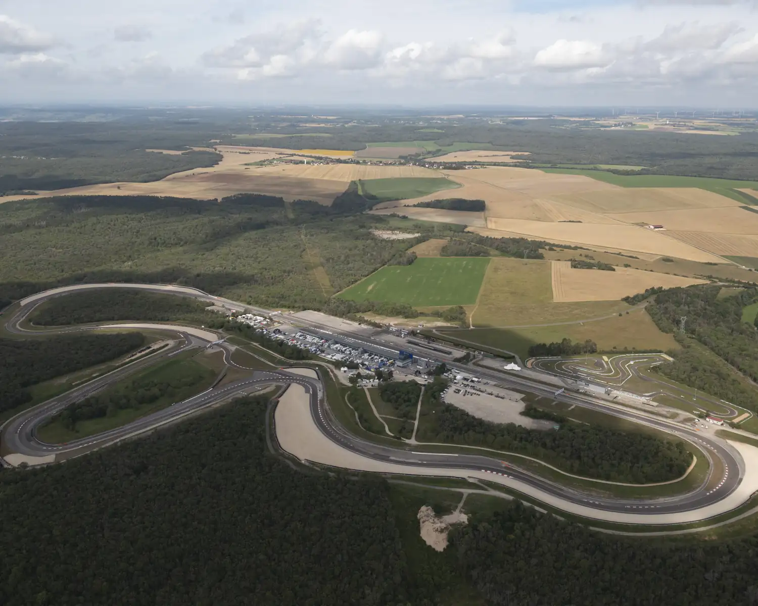 Vue aérienne circuit Dijon-Prenois