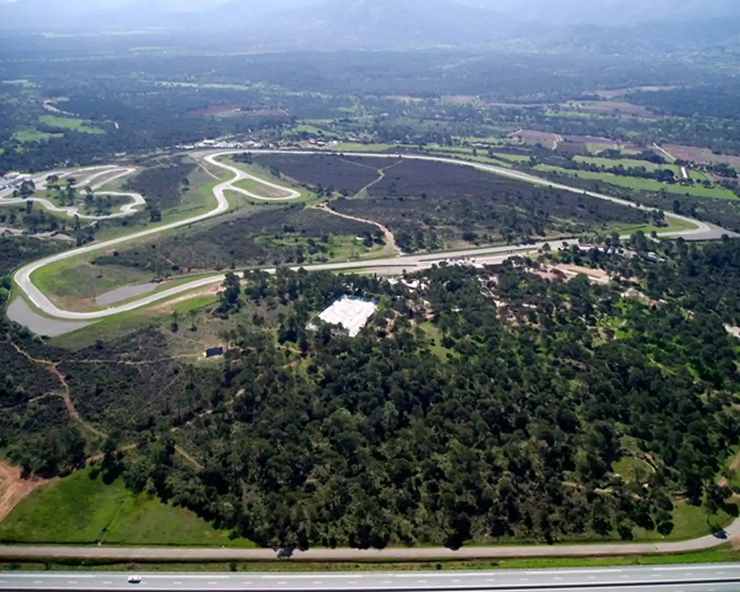 Vue aérienne circuit du var