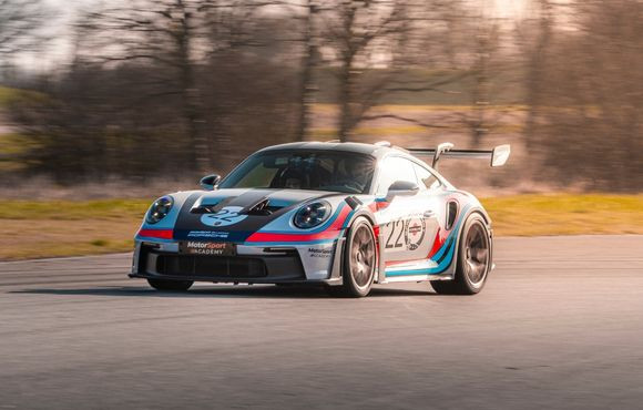 Hypercars vs Supercars : quelles différences ? Le comparatif complet